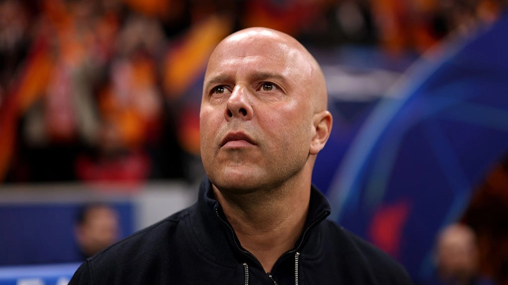 Ex-Liverpool player says 'I'm done' after Arne Slot decision during Galatasaray loss