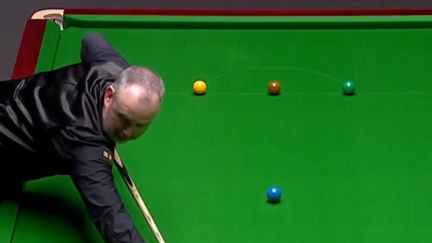 Mark Williams leaves Crucible crowd in stitches with sarcastic comment towards referee during World Snooker Championship final