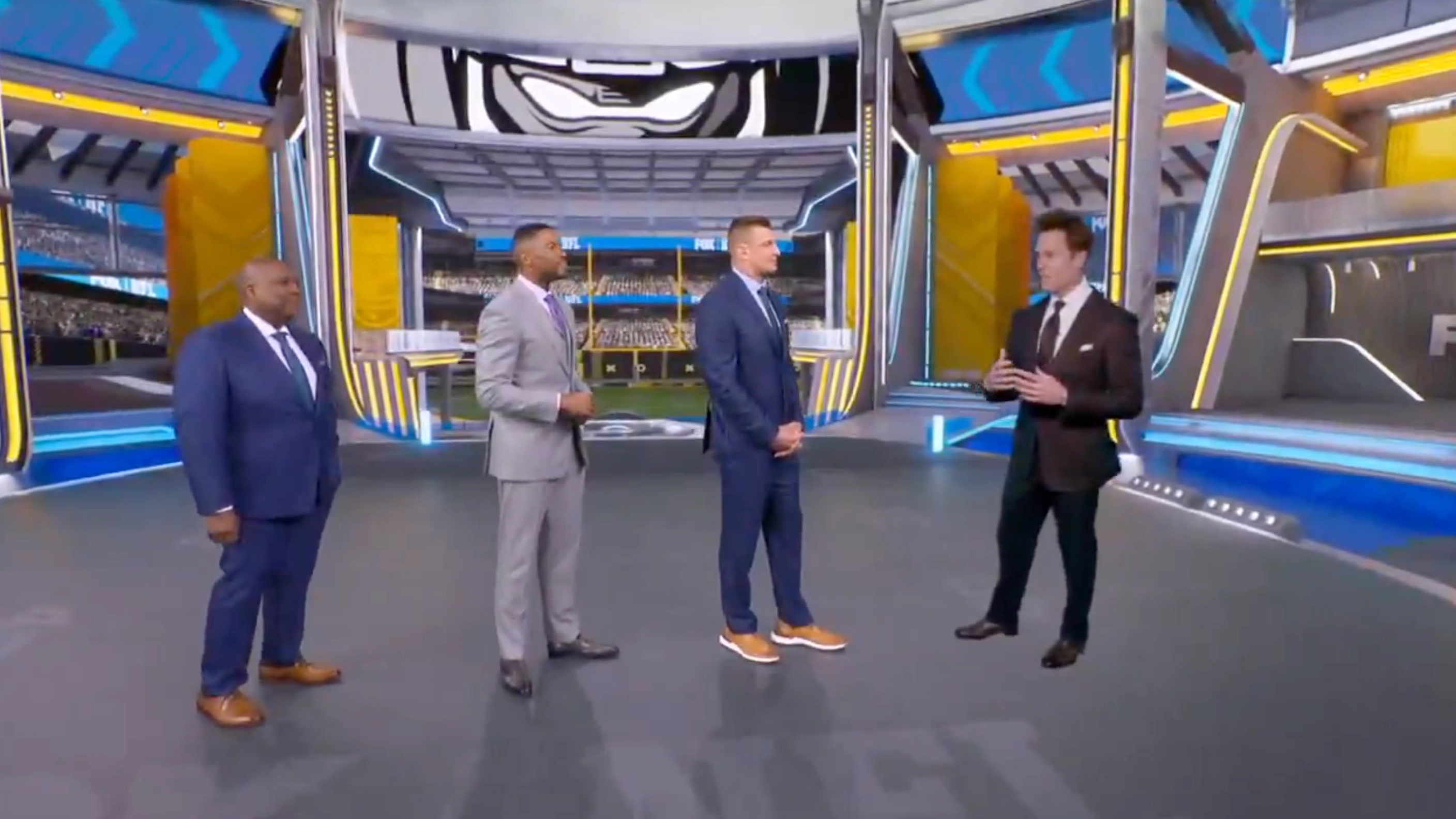 NFL fans baffled by Tom Brady segment on FOX Sports as viewers left stunned by bizarre interaction