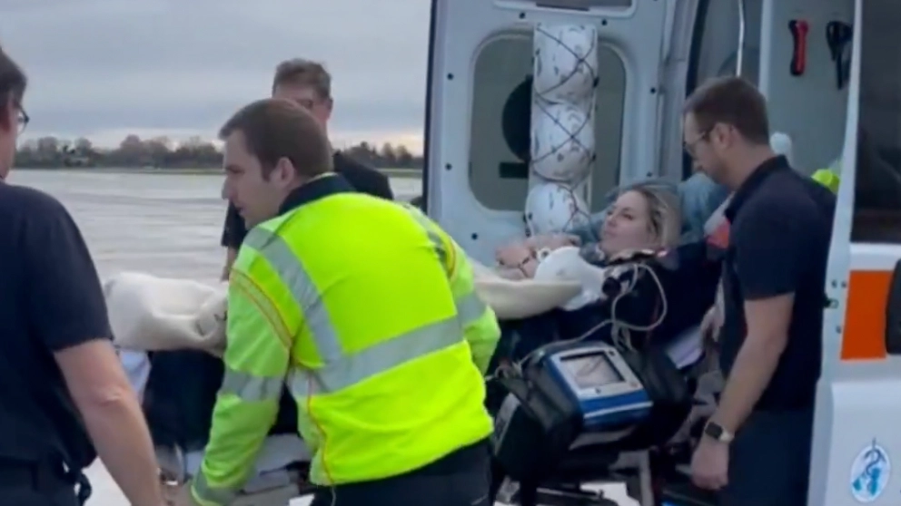 Lindsey Vonn shares brutal footage of journey back to USA with leg 'in pieces'