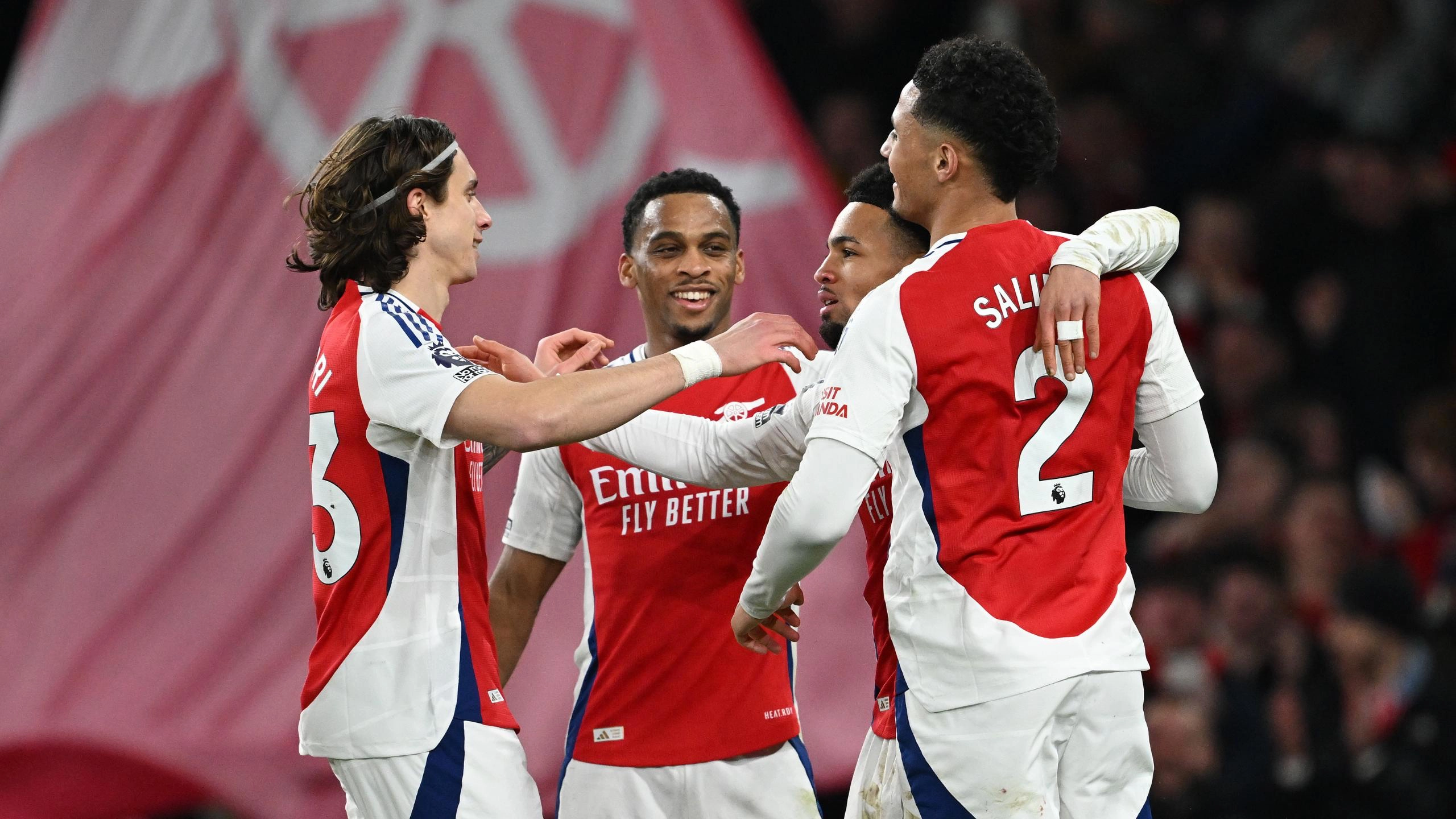 Arsenal player 'agrees deal to leave the club' with hours to go on deadline day