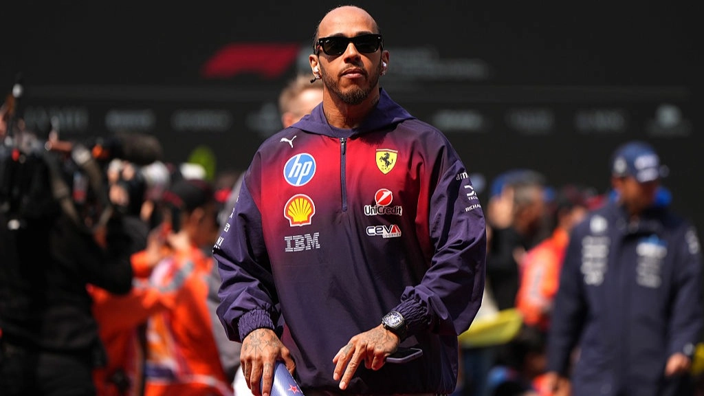 Lewis Hamilton's damning radio message during Chinese Grand Prix speaks volumes