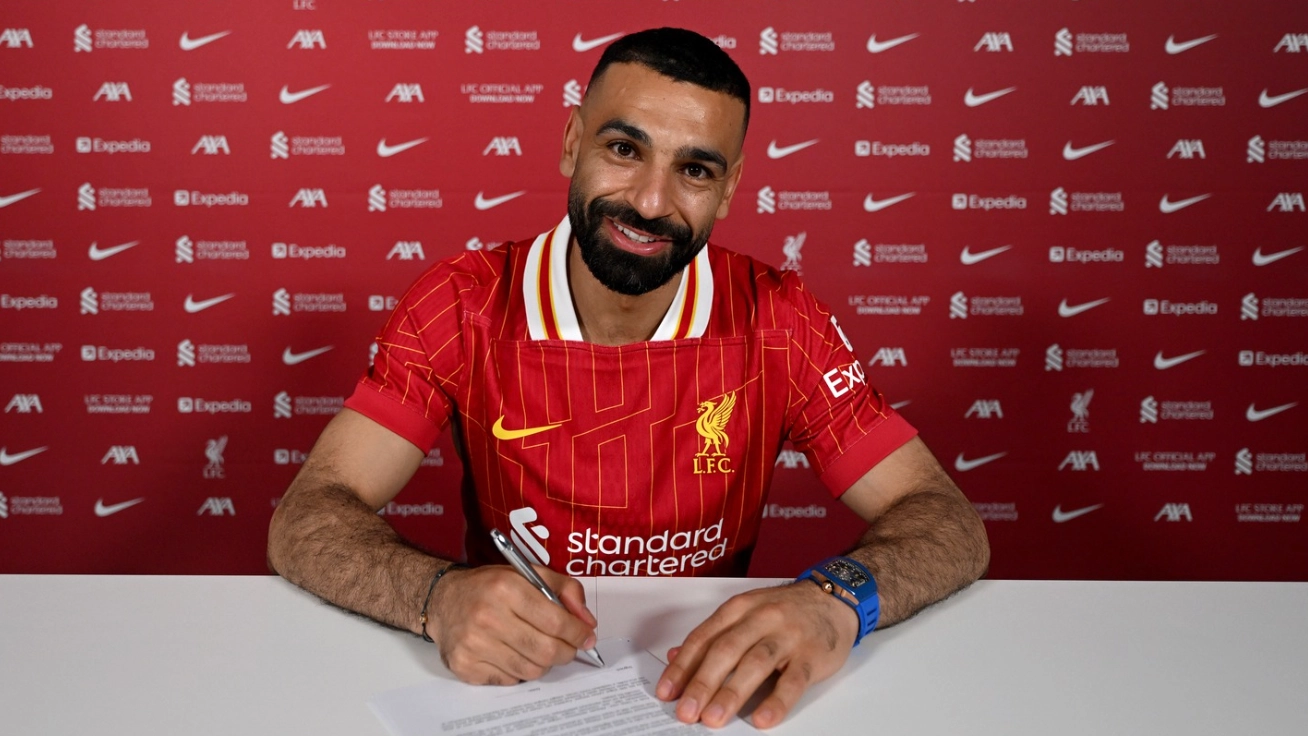 Mo Salah climbs in Premier League's top 10 earners as new Liverpool salary 'confirmed'