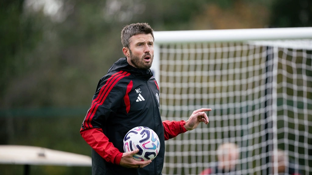 Michael Carrick faces Man Utd sack ultimatum as new candidate emerges