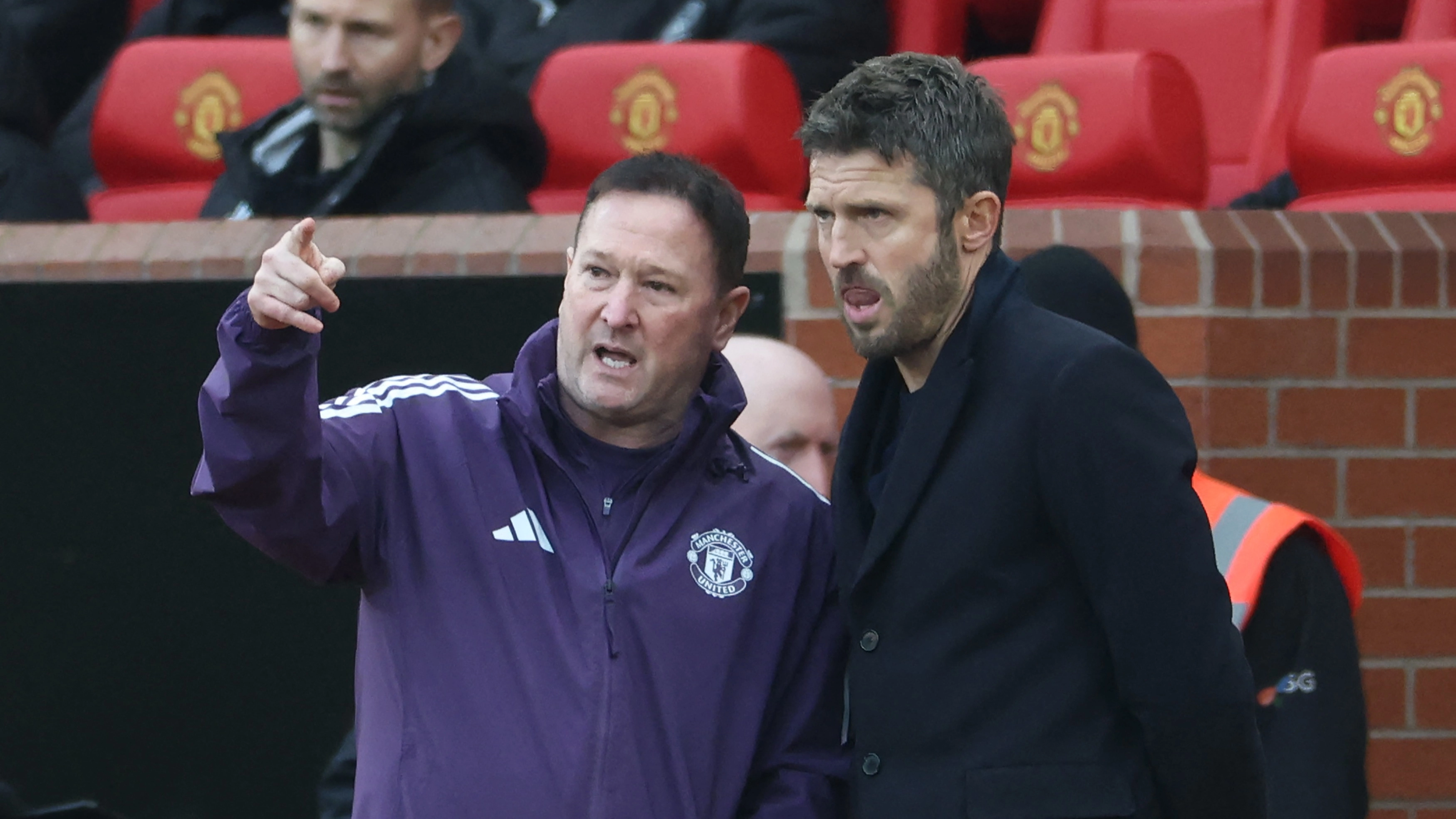 Lisandro Martinez Reveals Michael Carrick's Dressing Room Message Before Manchester Derby