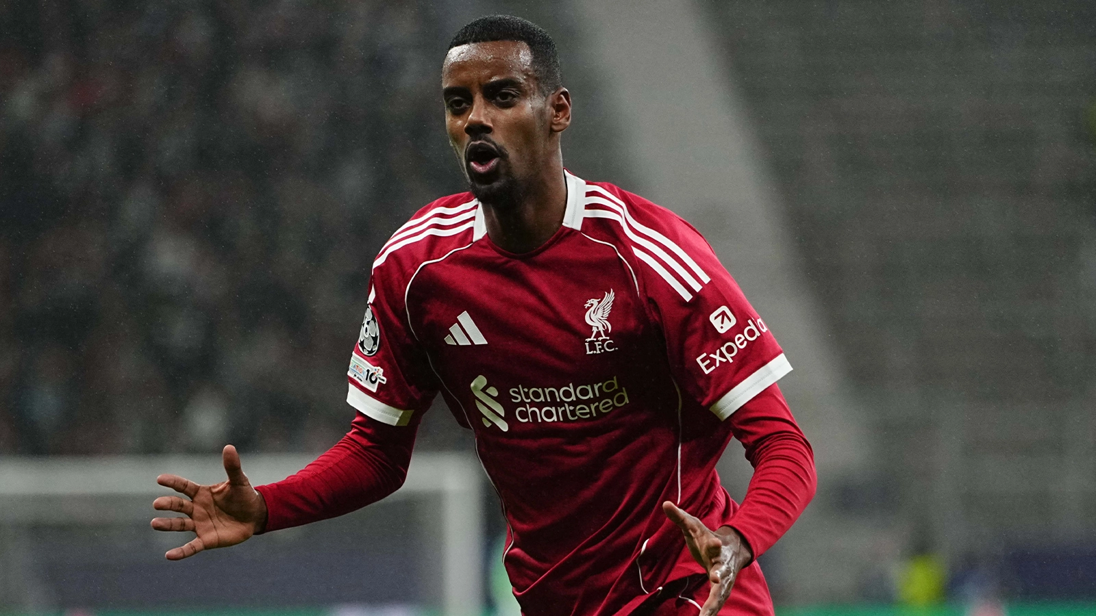 Arne Slot Reveals Real Reason Alexander Isak Was Subbed At Half-Time