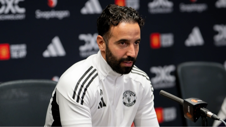 Shock Player Spotted With Man Utd Squad Ahead of Brighton Clash