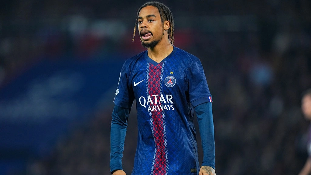Liverpool handed double Bradley Barcola transfer boost as PSG talks continue