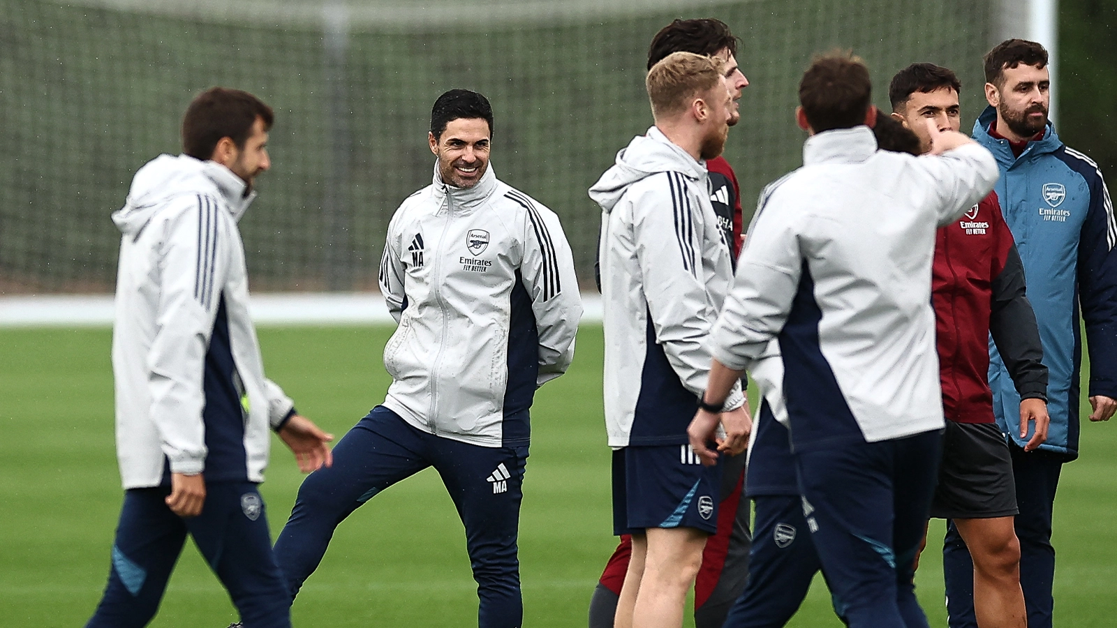 Arsenal Player Is Best Friends With Free Agent Club Invited to Training