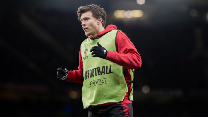 The reason why Victor Lindelof was forced to leave Old Trafford during Man Utd vs Lyon revealed