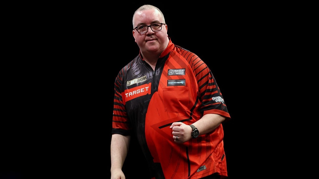 Stephen Bunting releases statement after darts referee gets involved in ugly incident