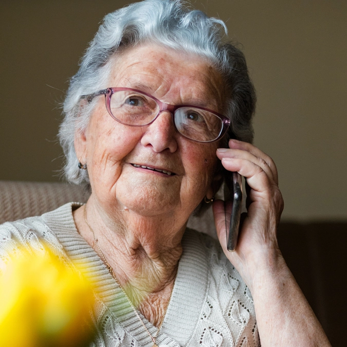 'AI granny' sends scammer into orbit as he tries to take her money in hilarious clip