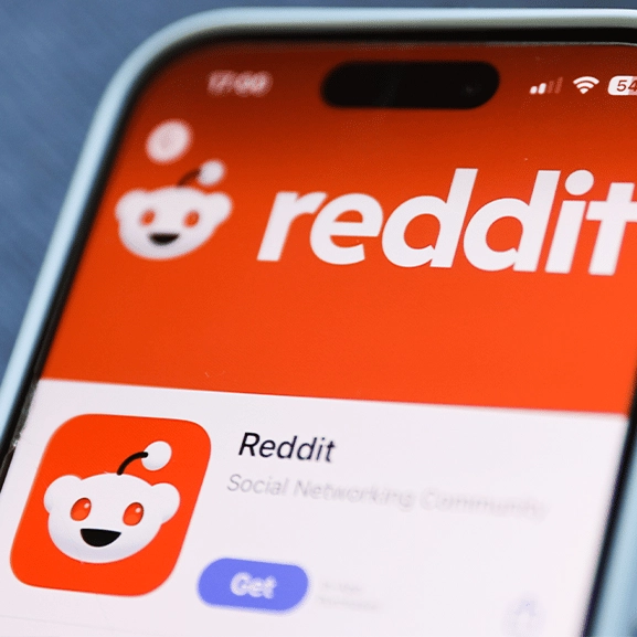 Users are baffled by Reddit's new logo as people try to figure out what it is