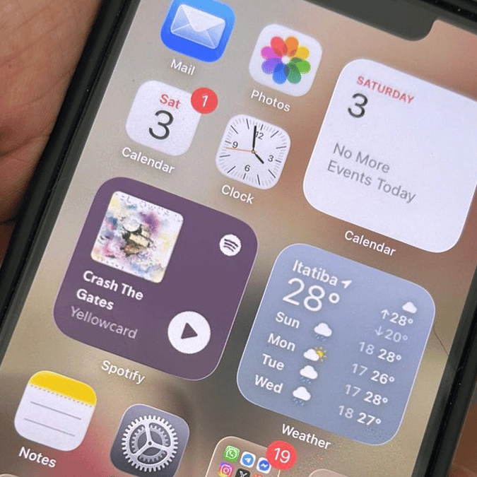 People say iPhone 13 user could sell device for $10,000 after glitch altered popular app icon
