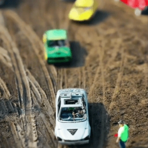 People mind-blown after video taken with tilt shift makes real life race cars look like hot wheels toys