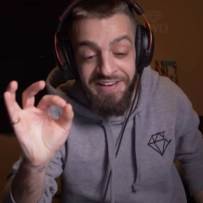 YouTubers battle to see who can download the most computer viruses in an hour and the results are insane