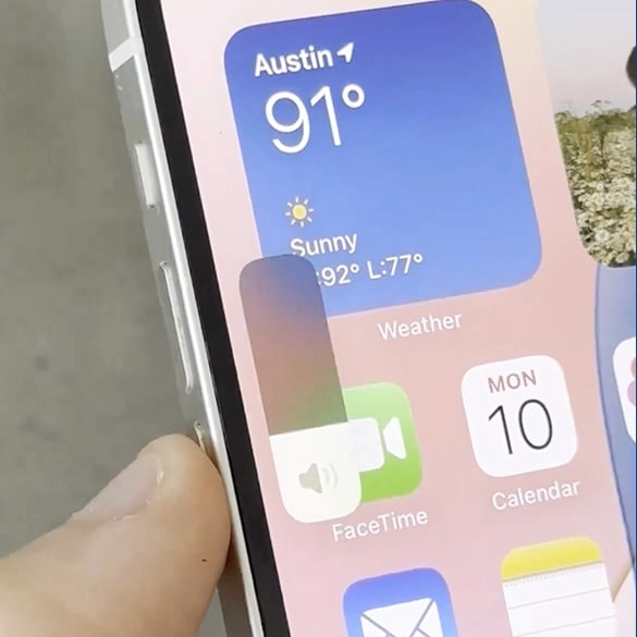 iPhone fans spot tiny ‘ridiculous’ change being made to display in iOS 18