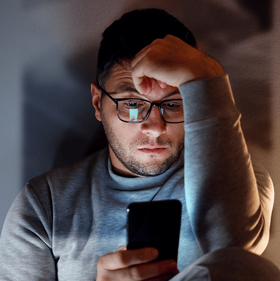 Doctor issues disturbing warning over three phone habits that are 'killing our brains'