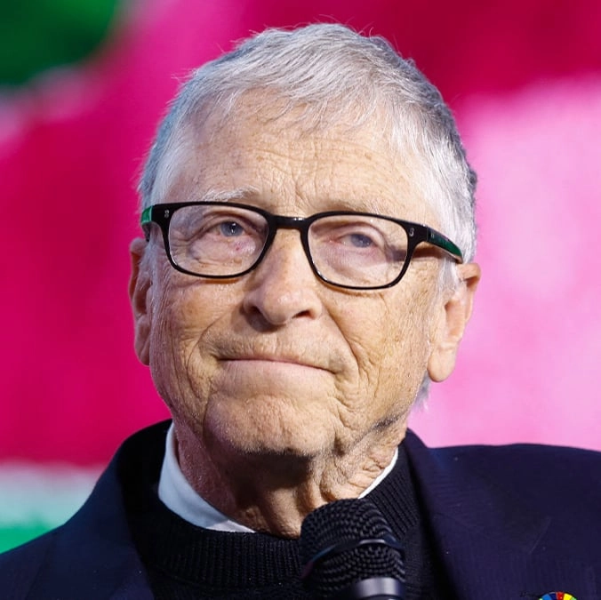 Influencer calls out Bill Gates' daughter as she exposes DM billionaire's daughter sent her