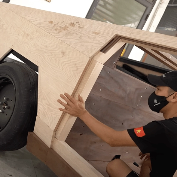 Elon Musk responds to man who spent $15,000 making a fully functional Cybertruck out of wood
