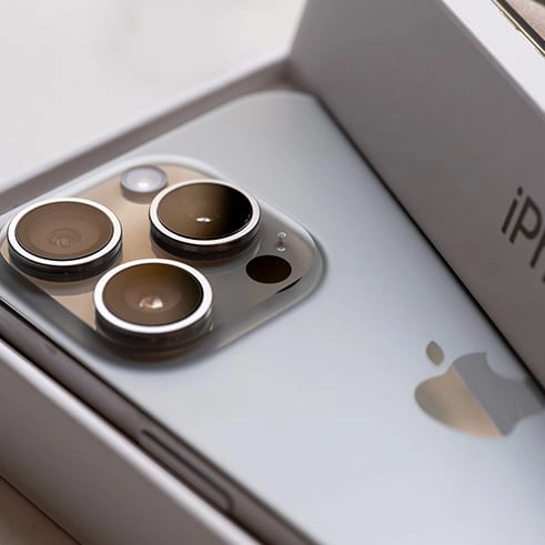 Tech expert shares 'life-changing' iPhone trick that gets rid of annoying banner ads on Safari