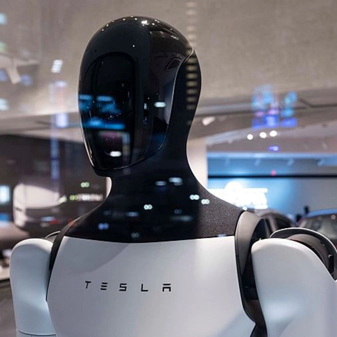 Elon Musk terrifies the internet by unveiling new Tesla Optimus robot feature