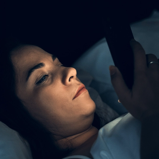 Experts warn increasingly common phone habit is actually a huge relationship red flag