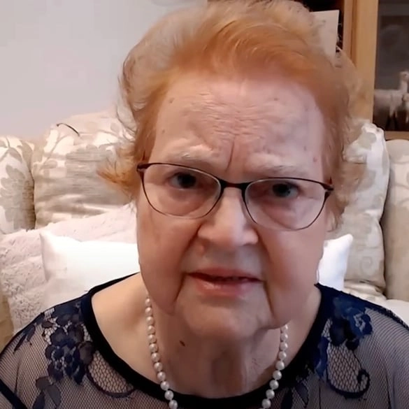 CEO has AI version of his mother address guests at her own funeral