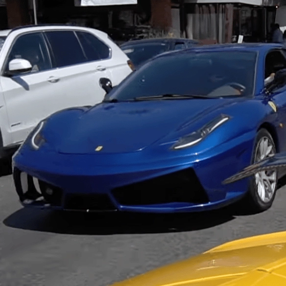 Man compares $25,000 fake Ferrari to real $300,000 vehicle and there's some crazy differences
