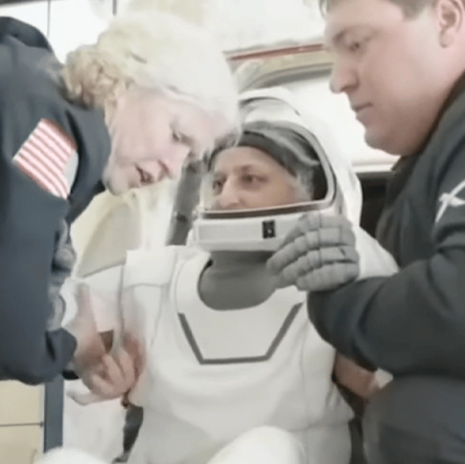 White House issues statement after ‘stranded’ astronauts return to Earth after 286 days in space