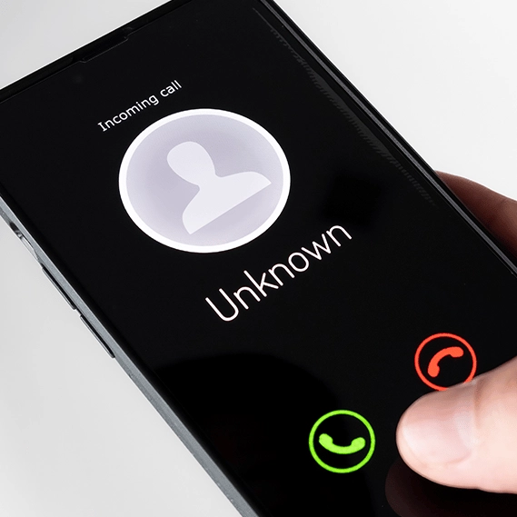 Expert reveals exactly how to respond after answering the phone to a scammer
