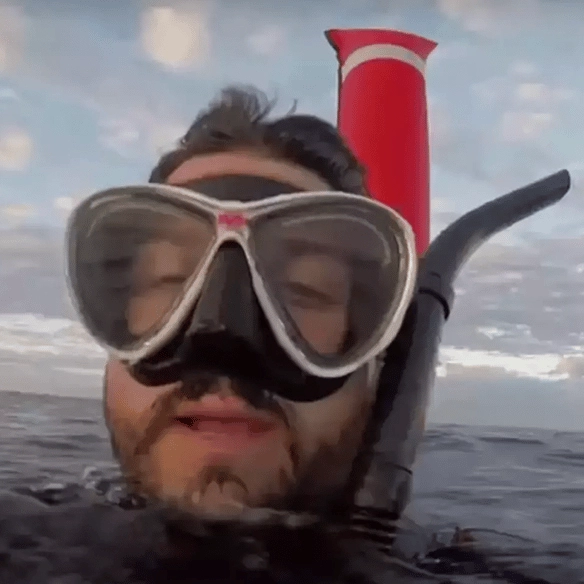 Diver captures his 'final moments' after being stranded alone 30 miles from shore