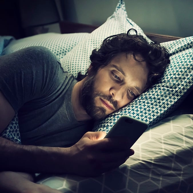 Smartphone use in bed raises risk of serious sleep disorder by 59%