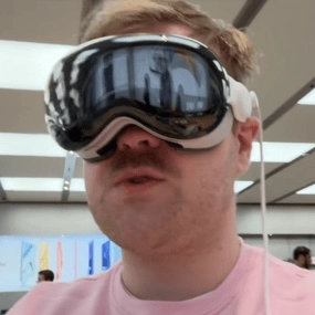 Almost-blind man shocked after Apple Vision Pro helps him see