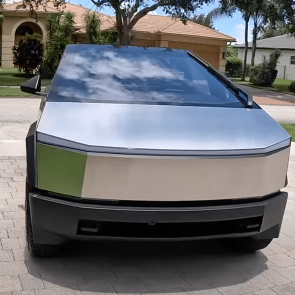 Mind-blowing footage shows how fast Tesla Cybertruck can reach insane top speed in drag race