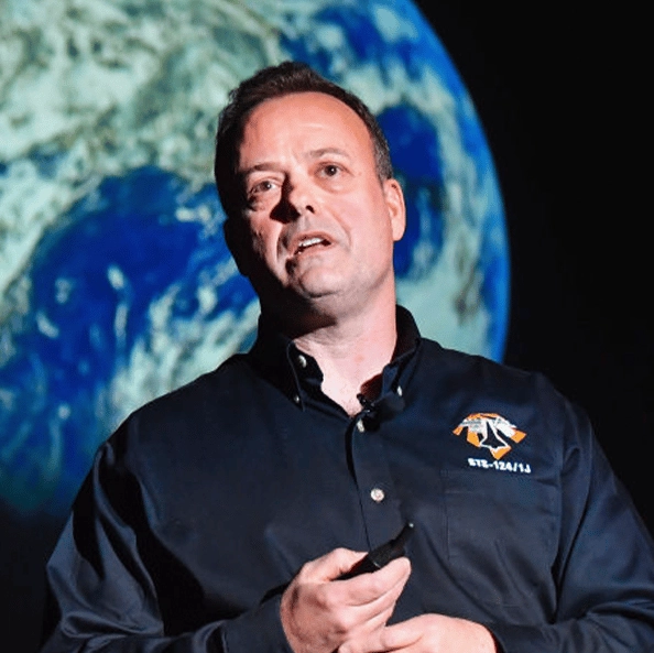 Astronaut says we need to ‘rethink’ society after seeing the ‘big lie’ about our planet from space