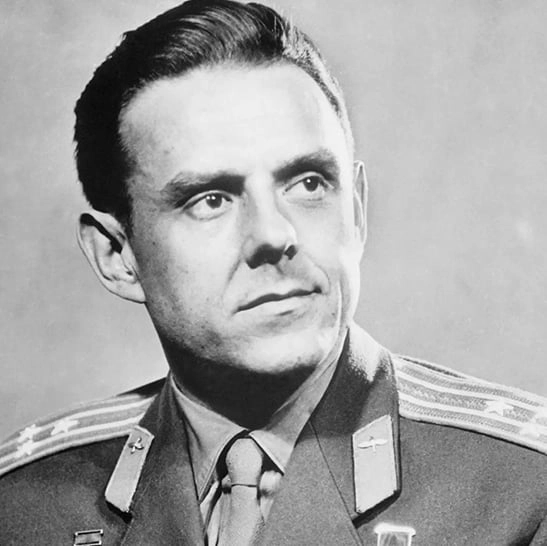 Eerie simulation shows how cosmonaut who made chilling final transmission before death fell from space