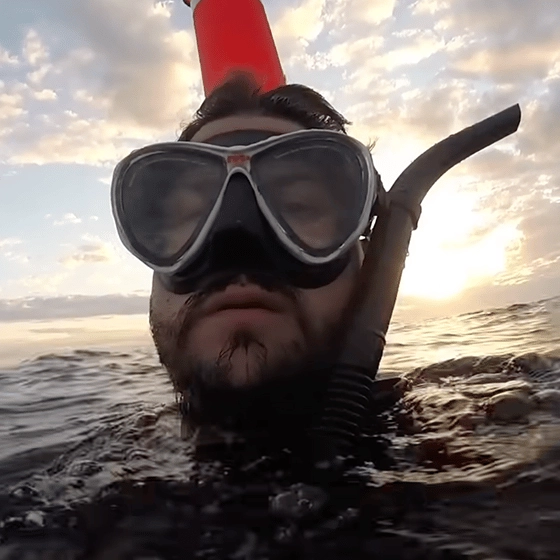 Insane footage shows harrowing 'final hours' of diver lost at sea just before he's rescued