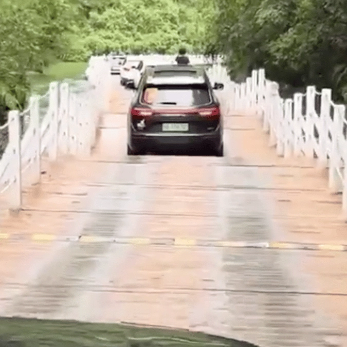 China's 'floating bridge' which has claimed five lives leaves everyone saying the same thing
