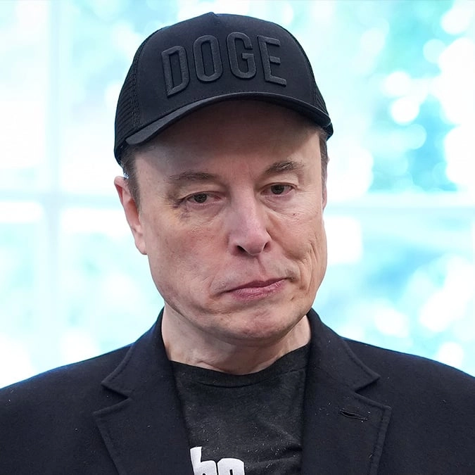 How Elon Musk's App Store dispute could shift what users see and download
