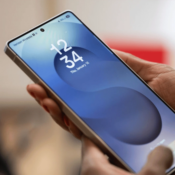 Almost 30,000,000 Apple and Samsung users could claim part of huge £480,000,000 payout