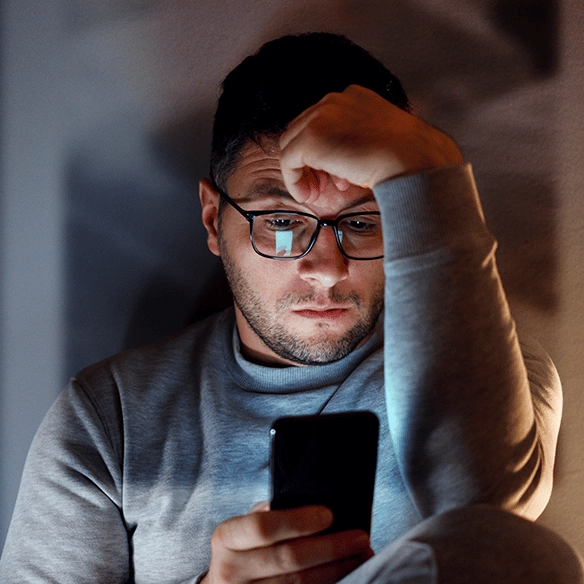 Doctor issues disturbing warning over three phone habits that are 'killing our brains'
