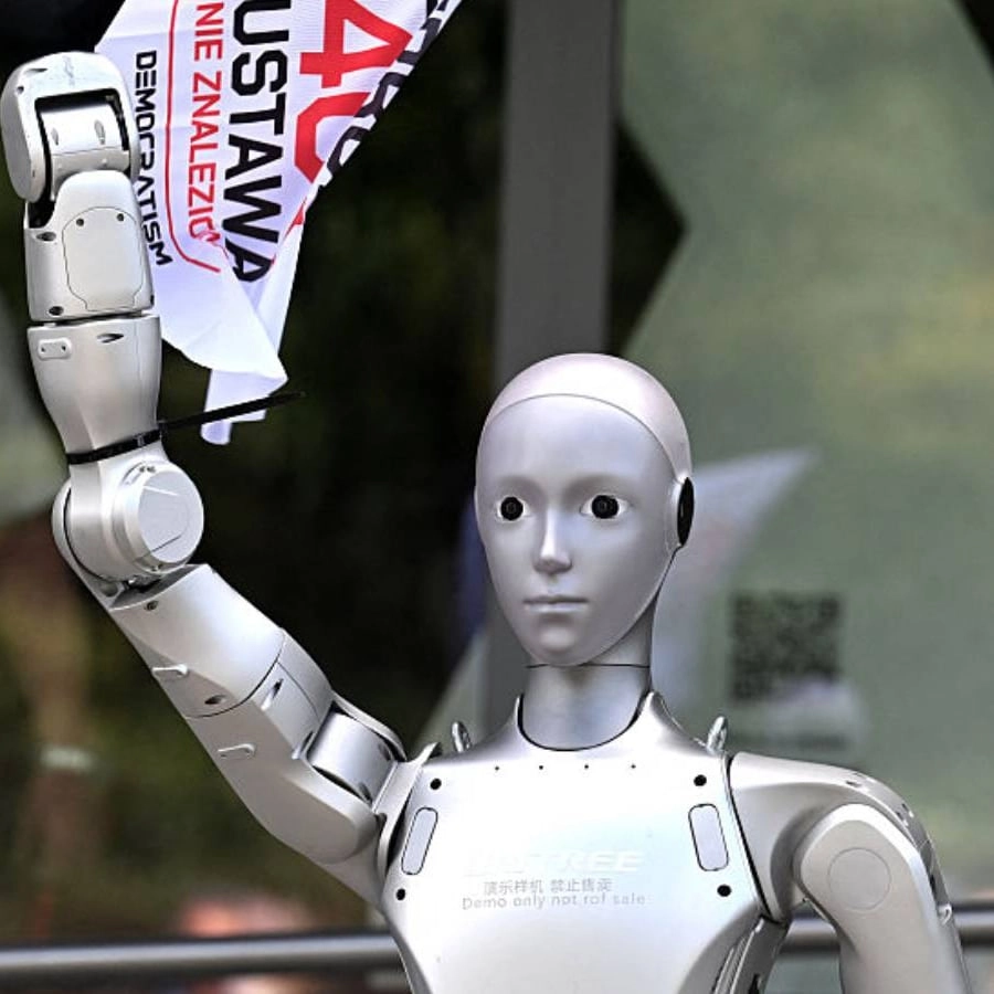 Humanoid robots gather together to protest AI in bizarre world first