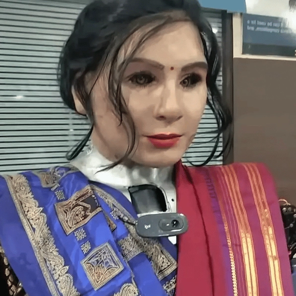 Students build humanoid robot with a ‘beating heart’ from junkyard parts
