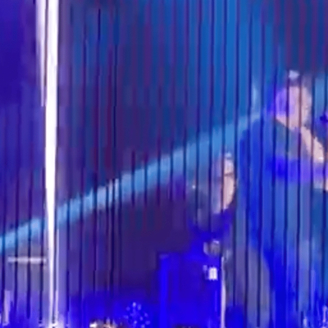 Fascinating footage captures moment laser permanently destroys phone camera filming concert
