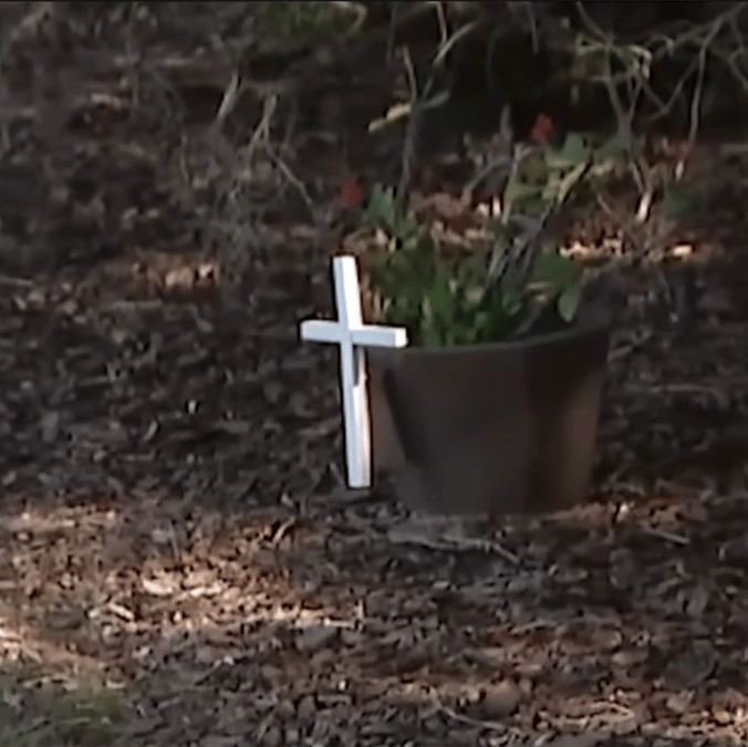 Florida man sued over 12-inch cross in his yard wins $70,000 settlement