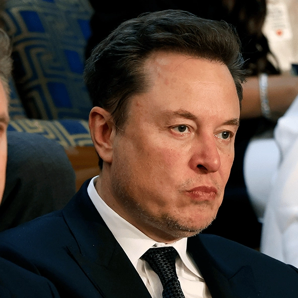 World’s richest man loses $15,000,000,000 after making this controversial move within Tesla