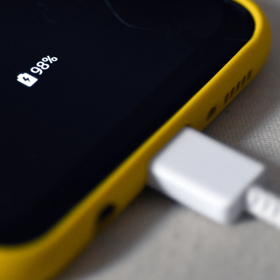 Cellphone repair expert shares most common mistakes that drain your battery
