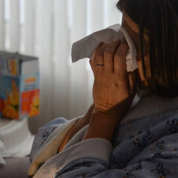 Doctor reveals key symptoms that means you've got Covid and not a common cold