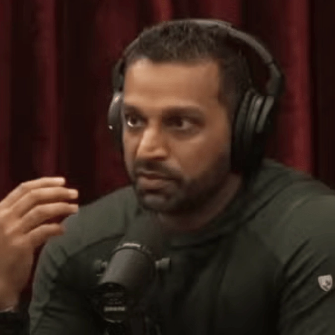 Head of FBI gives raw reaction live on Joe Rogan's podcast to Elon Musk's tweet about Epstein Files